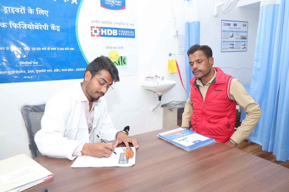 HDBFS Inaugurates Transport Aarogyam Kendra To Support Truck Drivers In Indore