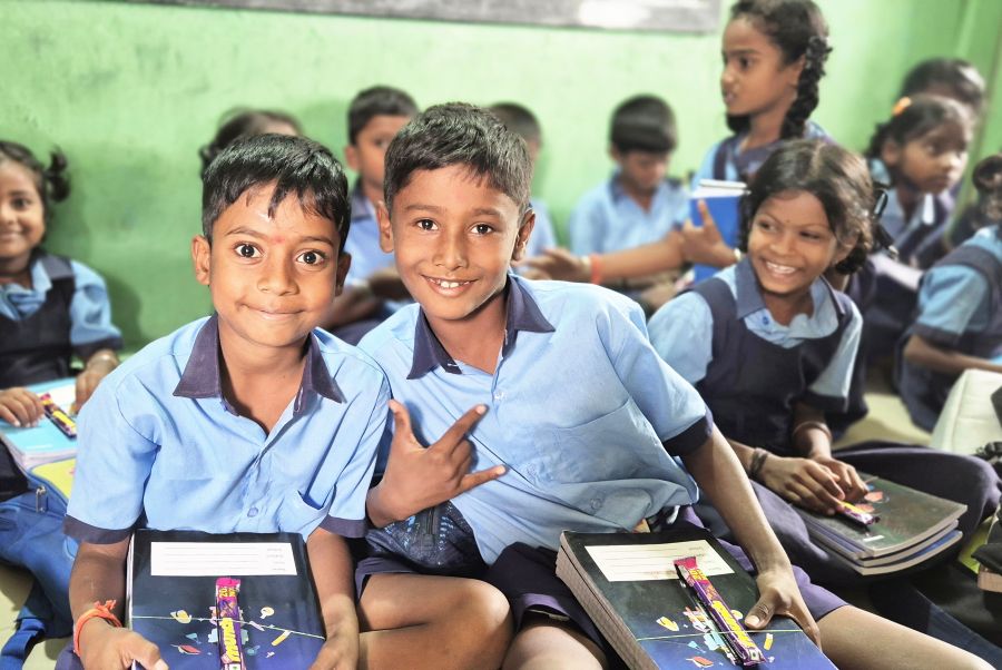 Samsung R&D Institute Bangalore Distributes Around 15 Lakh Notebooks to Over 2 Lakh Students Across Karnataka