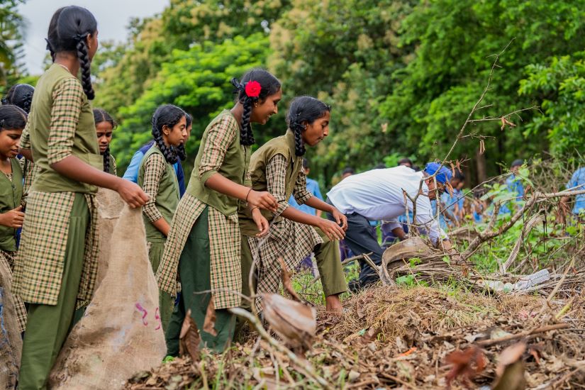 Bisleri Partners With Karnataka Govt For Mega Clean Up Drive In Kodagu District